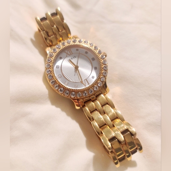 Guess Ladies Watch Gold-tone Crystal Silver Dial Rose - Picture 8 of 10